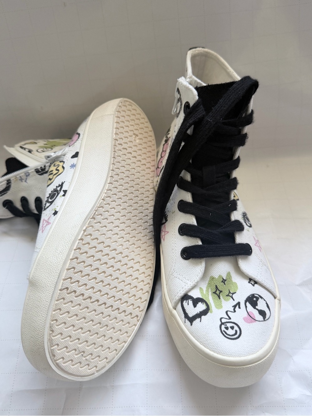 White High-Top Canvas Sneakers with Black Laces and Doodle Print